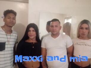 Maxxi_and_mia