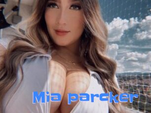Mia_parcker