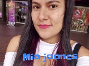 Mia_joones
